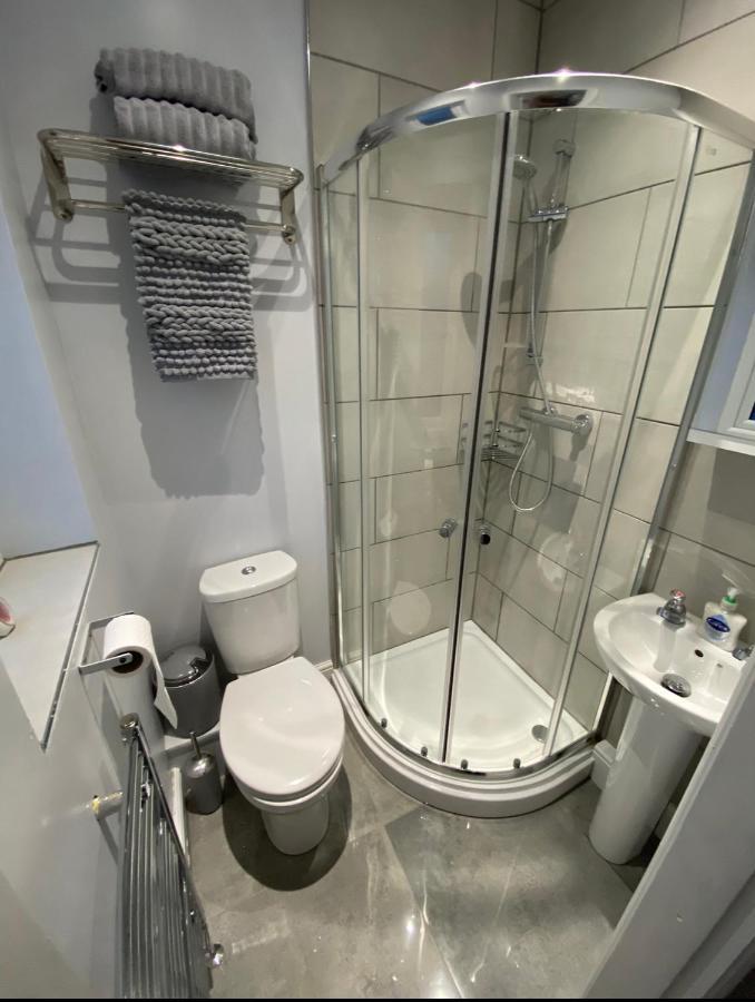 Private & Modern En-Suite Rooms Town Centre Self Check-In Barnsley Esterno foto