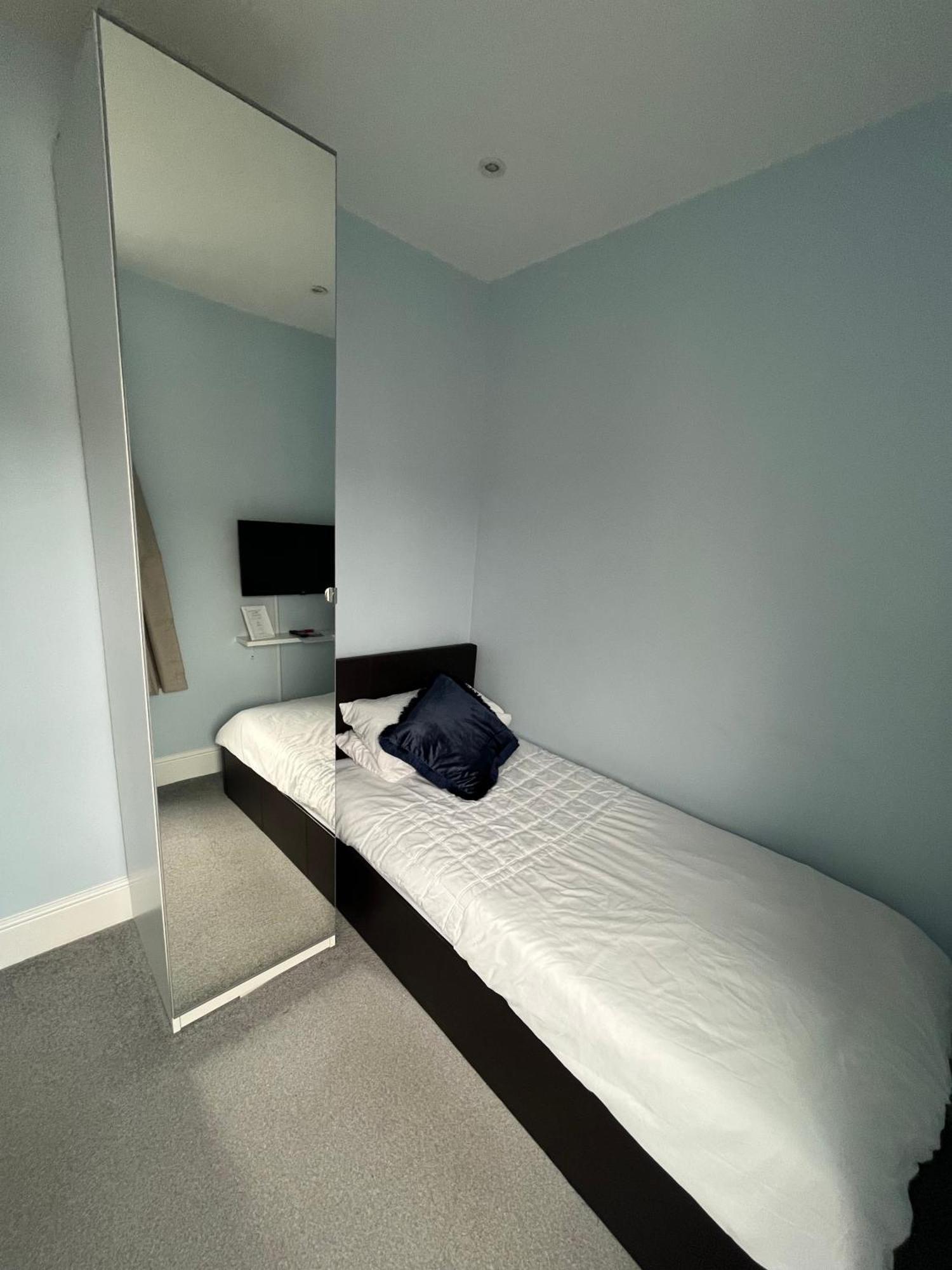 Private & Modern En-Suite Rooms Town Centre Self Check-In Barnsley Esterno foto