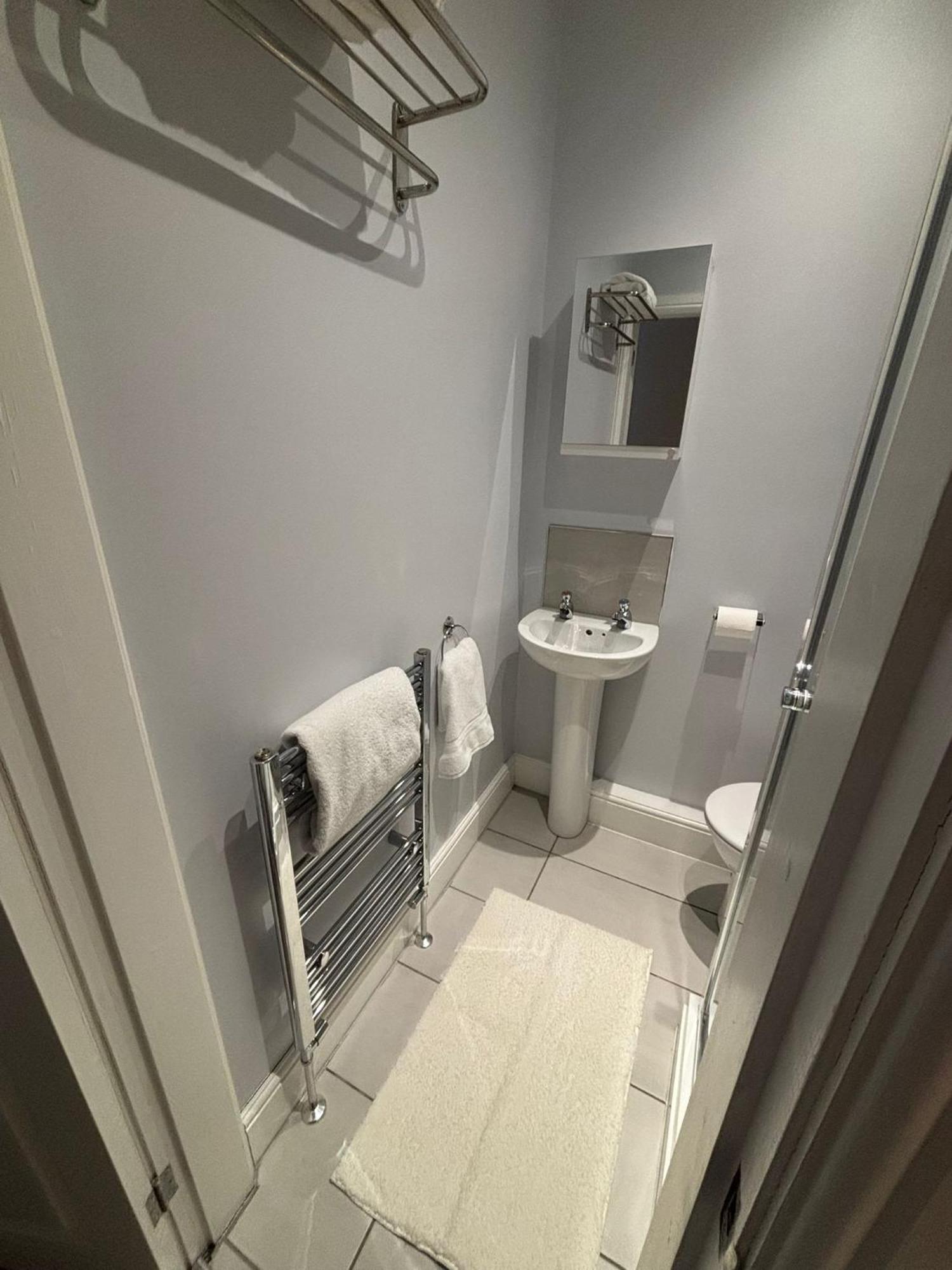 Private & Modern En-Suite Rooms Town Centre Self Check-In Barnsley Esterno foto